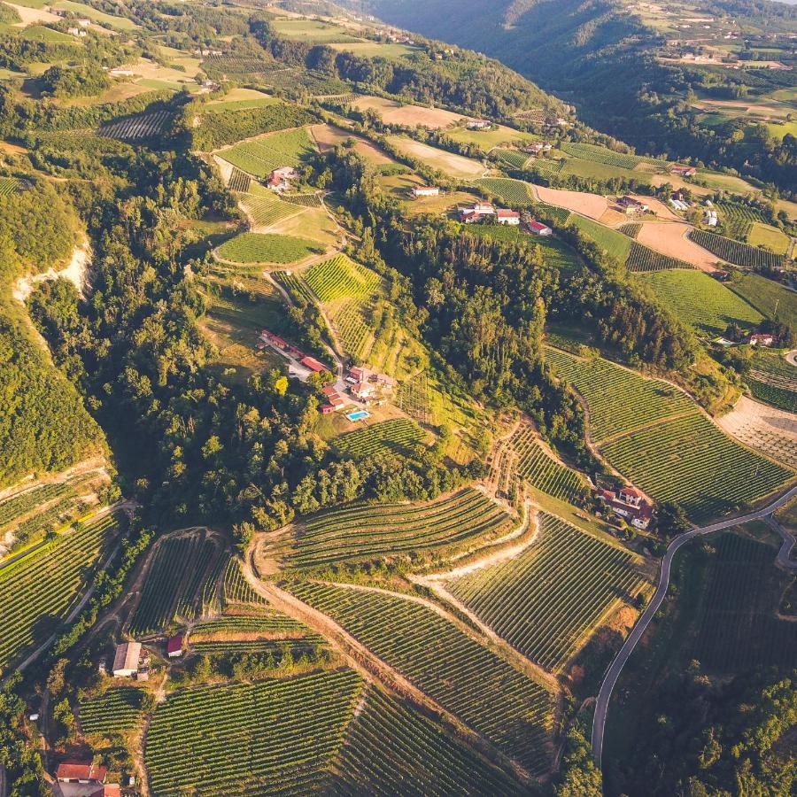 Tenuta Monteoliveto - Family Cottage - Agriturismo Nelle Langhe Vesime Екстериор снимка